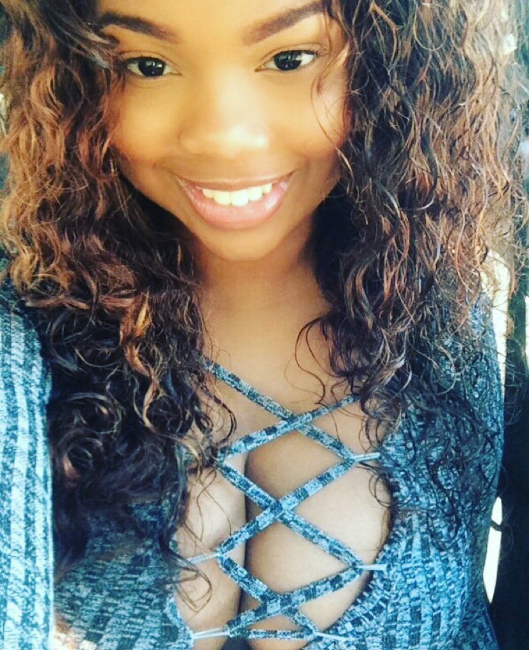 jazziedad:  Gorgeous…..Ravie_Loso. I wanna Eat her BODY. She’s a Real HOTTIE