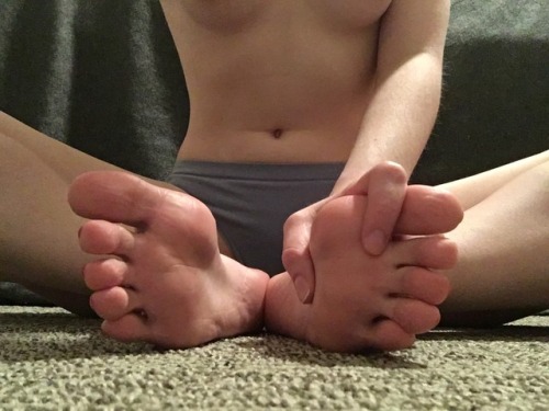 Wish I had someone to gag with my stinky socks or make suck on my sweaty little toes…