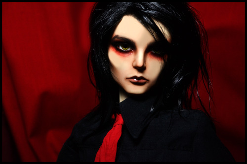 gothiccharmschool:xlightmywayx:I recently repainted my Gerard to be more of the ‘Revenge’ era style.