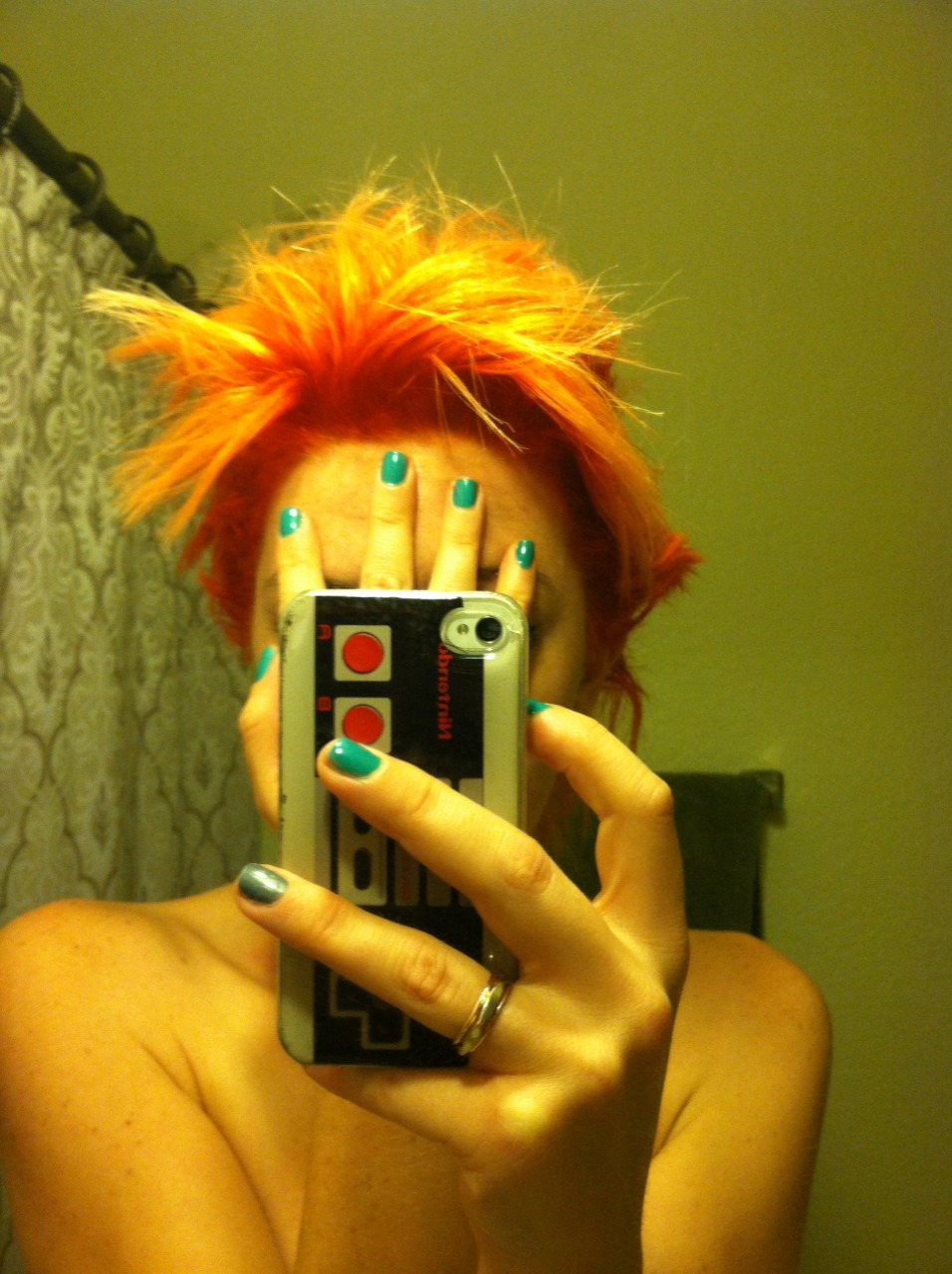 thatsexgirl:  This hair is on FIRE! Ps I painted my nails today ^_^  I really am