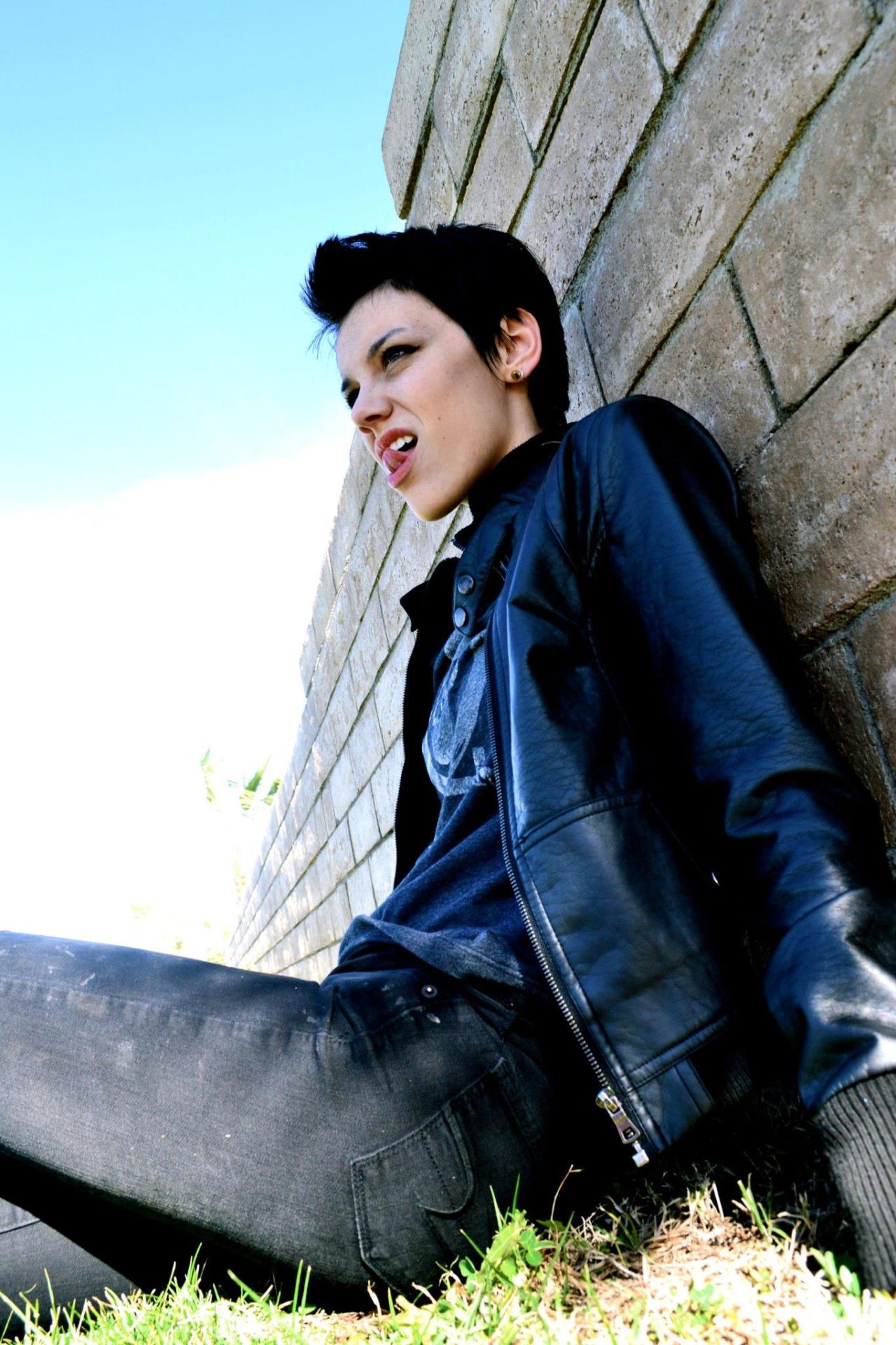 lesbian-witch-in-the-tardis:  I like to pretend I am a badass.  Rawr!