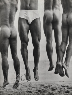 ofmiceandmenessay:Ph.  Herb Ritts  