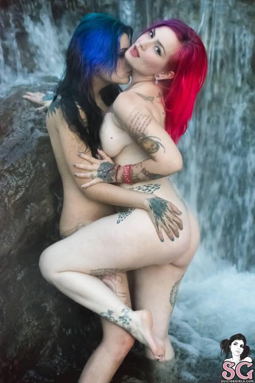 Sex fortheloveoflesbian:  OMG!! Hot set from pictures