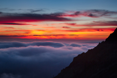 sir20:Sea of clouds at sunset, Pyrénées by sir20