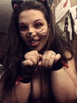 justpets:  angeliccompromise submitted:  I think I’m a cute lil kitten.  I think you’re right!