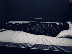 seabondagesadist:  A new and exciting sub that I quickly discovered was a true bondage fiend.  He had never been bound by someone else before this day!  I love making a connection with someone who has the need and desire for bondage.  We broke the