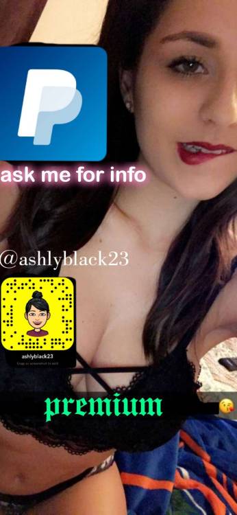 if u want to see me naked on live cam or in person, we can talk on snap. REBLOG then snap me for mor