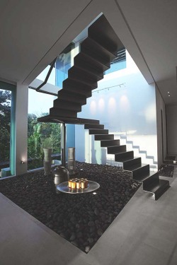 envyavenue:  Modern Thin Staircase | Photographer