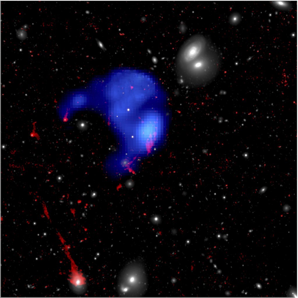 Orphan cloud discovered in galaxy cluster by europeanspaceagency