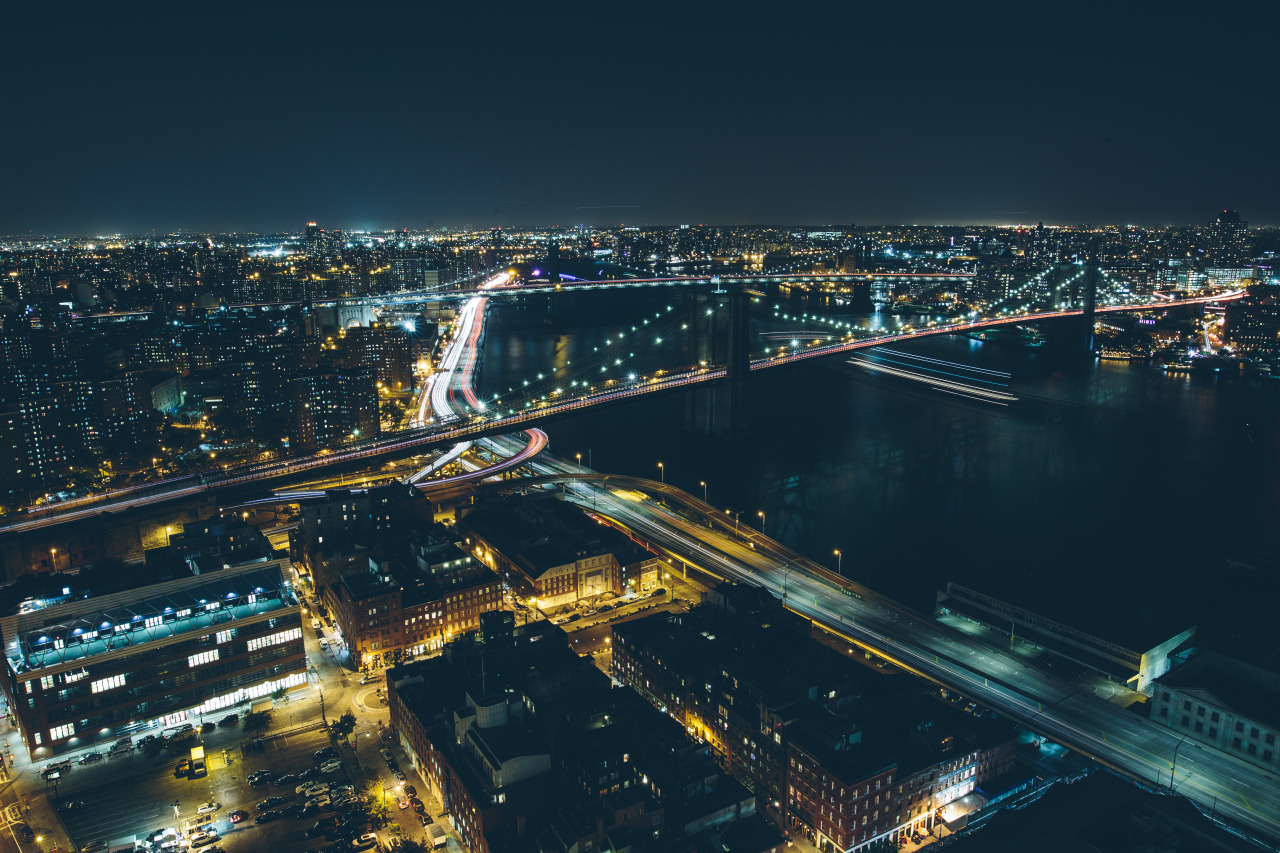 hookayy:  giving-life-meaning:  The east coast is waitin for ya hookayy 🌃🗽