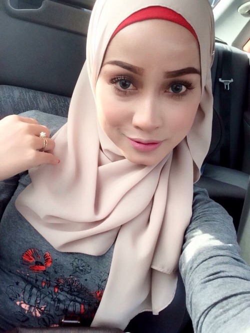 sangap-awek-tudung:hijabister7:Geram tengok body diatngok muka pun dh stimmm …. gerammnyaaa