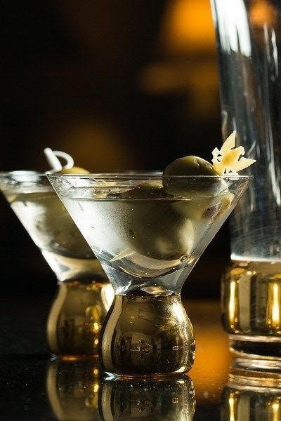 sensuality-n-randomness:  pintster: Time for a stiff martini  🅢&amp;🅡