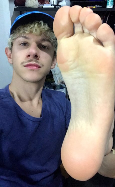 coolnelson92:  Master Guix    great feet porn pictures