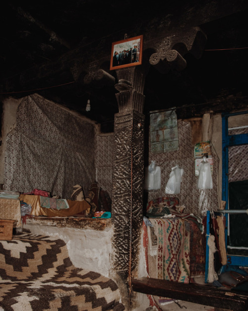 aabbiidd:   Old House Gulmit is believed to be over 350 years old. The  traditional house stands as a symbol of the ancient Wakhi culture. The  house has now been turned into a carpet weaving center where women  artisans make beautiful carpets from goat,