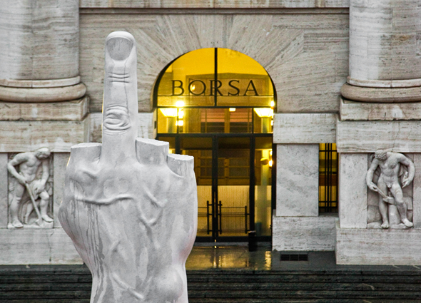 lusidar:  Maurizio Cattelan, L.O.V.E., 2010, Piazza Affari Milan Foto: Zeno Zotti