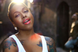 curvesincolor:  Chrisette Michele.