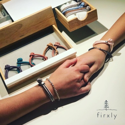 You can never untie the knot of true friendship #firxly #friendship #bracelets #jewelry (at Amsterd