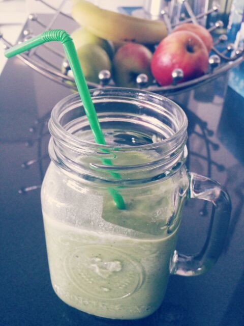 tasteslikeass:  A little bit of green