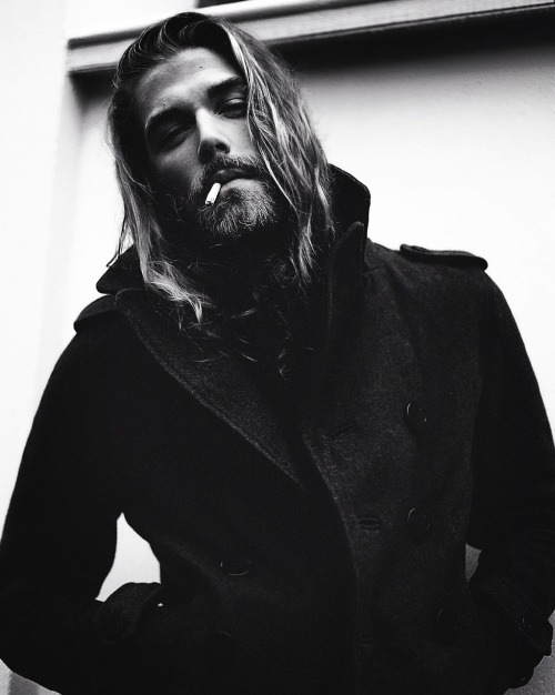 Ben Dahlhaus by Esra Sam