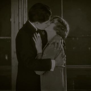 Beautiful shot of #IvorNovello and June in #Hitchcock&rsquo;s #TheLodger (1927). #SilentMovie #S