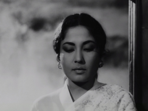 आरती Aarti (1962)