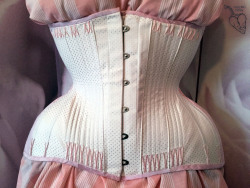 lovelyrats:  Special Lovely Rat’s corset