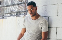 A ELLIOT KNIGHT FANBLOG