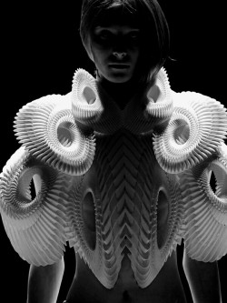 dustrial-inc:  misanthropicmessiah:  Iris Van Herpen   Iris, godlike.