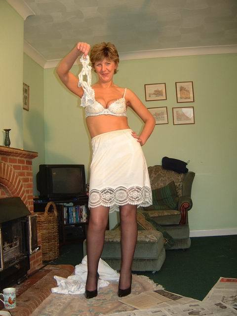 jollygrassman:jasonc12:Nice body and slip tonight love Sarah xx