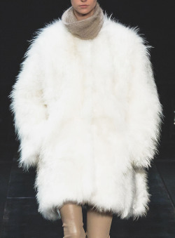 telojuropordior:  helmut lang ready to wear fall/winter 2014, new york. 