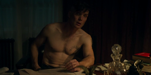 thomasshelbyltd:Some shirtless Tommy to brighten you day