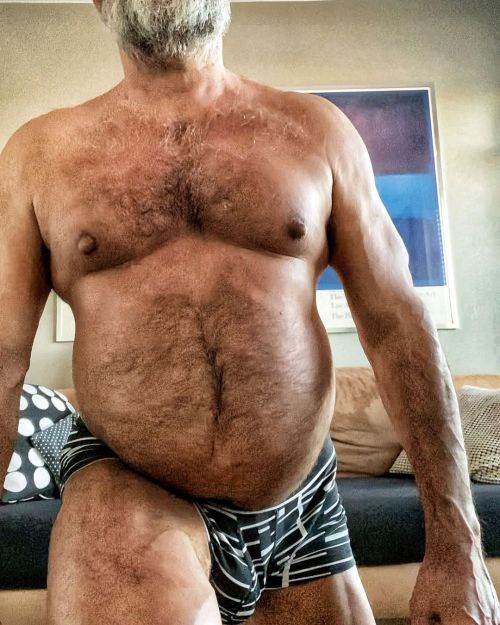 #musclebear #musclebeard #musclebearded #musclebearsgay #musclebearintraining #musclebearart#muscl