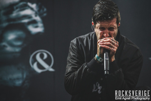 mitch-luckers-dimples:  Of Mice & Men by ZiggyStarduster on Flickr.