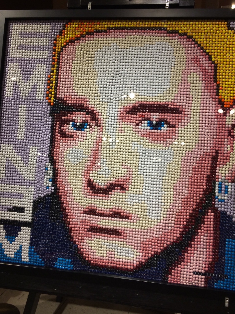 fuckshitpissdick:  a picture if eminem made by m&amp;m’s