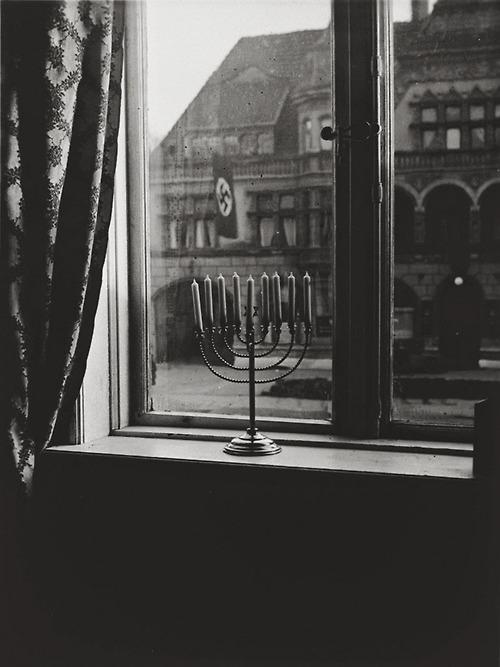 butroseismyname:  A Jewish menorah defies porn pictures