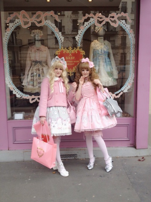 lovinglolisa: domoarigateaux and I wore Imai Kira prints for exploring lolita shops