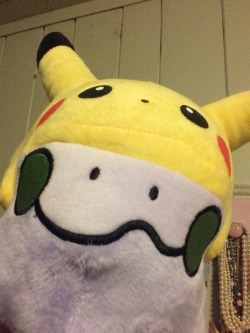 goomydoingstuff:  Goomy is trying out cosplay! Do you like it?   I love it