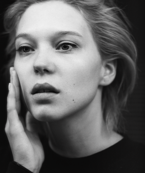 seydouxdaily: “Mirror, Mirror”. Léa Seydoux photographed by Eric Guillemain