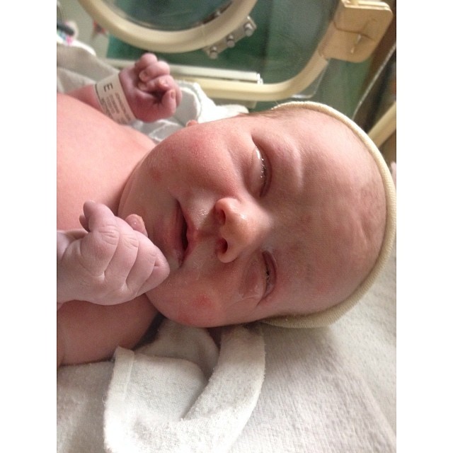 modifiedmother:  Anberlin DiAnn Rae,  November 25th 2013 at 10:06 pm weighing 8