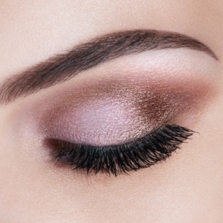 The truNAKED Roses Palette + So Lashy! Mascara combo is what smokey eye dreams are made of.Top off y