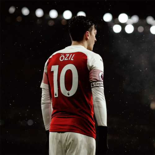 Mesut Ozil of Arsenal during the Premier League match between Arsenal FC and Cardiff City at Emirate
