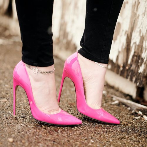 engineeringinheels:FM Pumps - for a bit of happiness. @brian_atwood #brianatwood #fmpumps #130mm #th