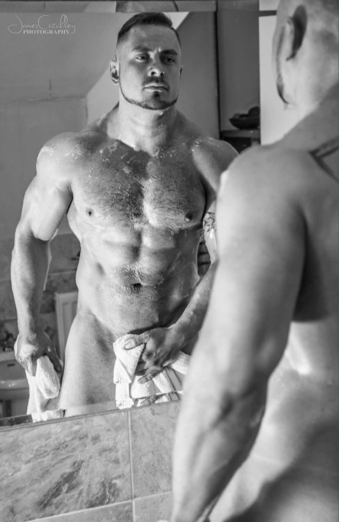 amazingmalenudity:Marshall Arkley