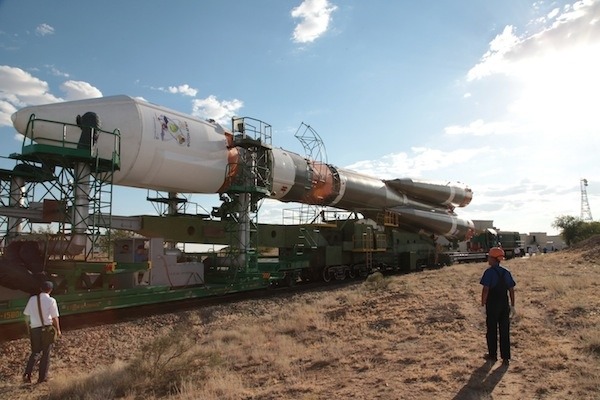 sagansense:  for-all-mankind:  A Foton M4 space capsule launches on a Soyuz 2-1a