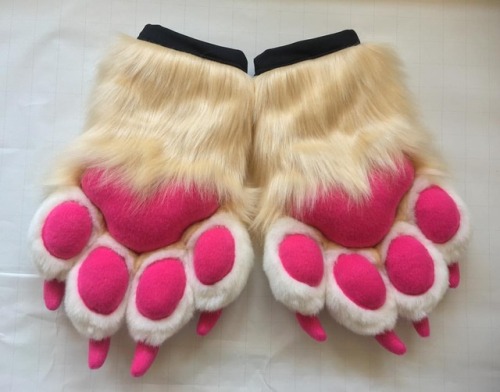 Another finished pair! This is the &ldquo;Monster&rdquo; style handpaw with Camel wrists, Ivory Whit