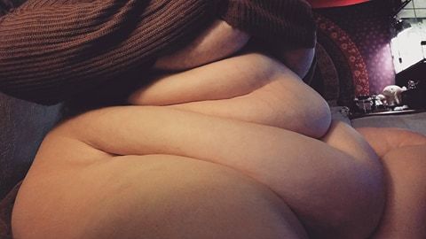 mamahorker: I should re create this photo now that I have my belly pierced. ;) 