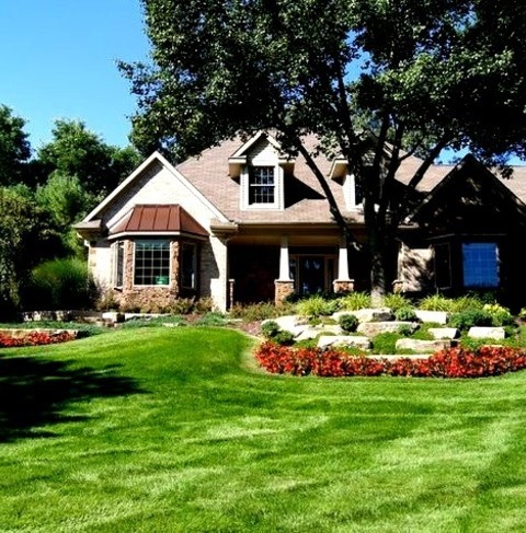 Rustic Landscape - Natural Stone Pavers