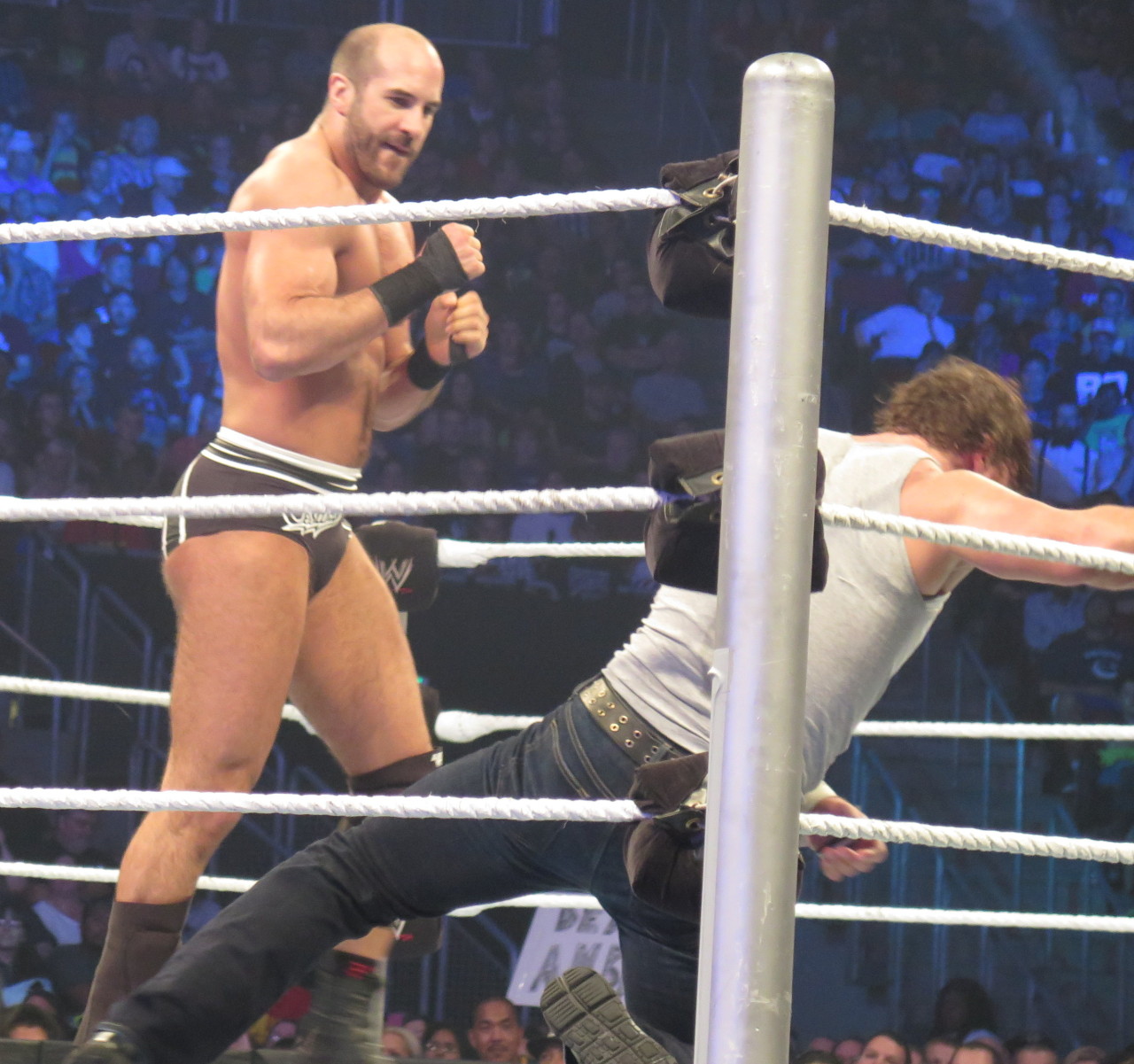  Dean Ambrose v Cesaro—12 August SmackDown taping—Part 2 