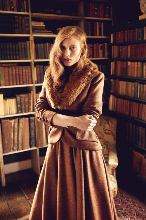 nobilityandnostalgia:Tweed rust “London” skirt by Lena Hoschek