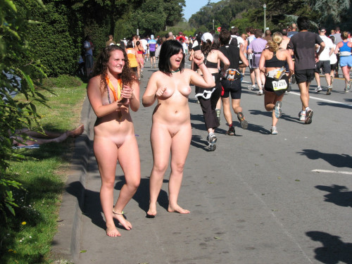 Porn Pics nakednorth69:  Naked and cheering on the